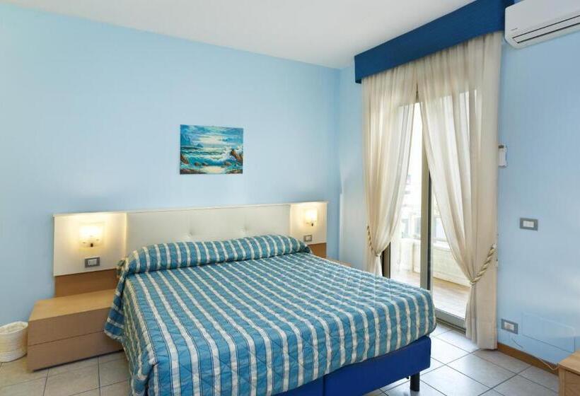 آپارتمان 1 خوابه با بالکن و چشم‌انداز دریا, Residence Dei Due Porti