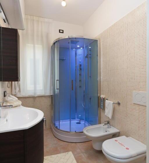 آپارتمان 1 خوابه با بالکن و چشم‌انداز دریا, Residence Dei Due Porti