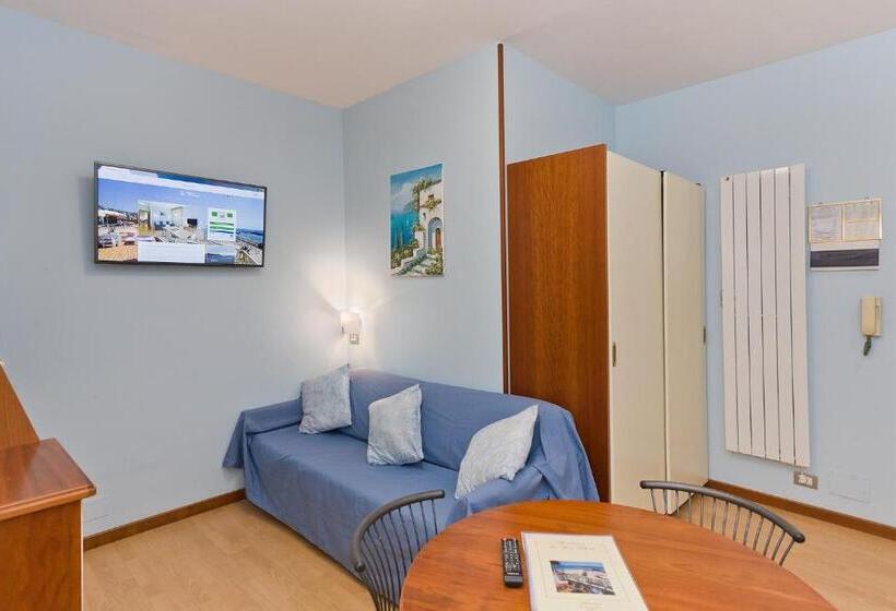استودیوی لوکس, Residence Dei Due Porti