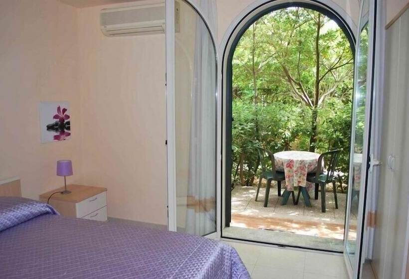 Quarto Estandar, Villa Archegeta