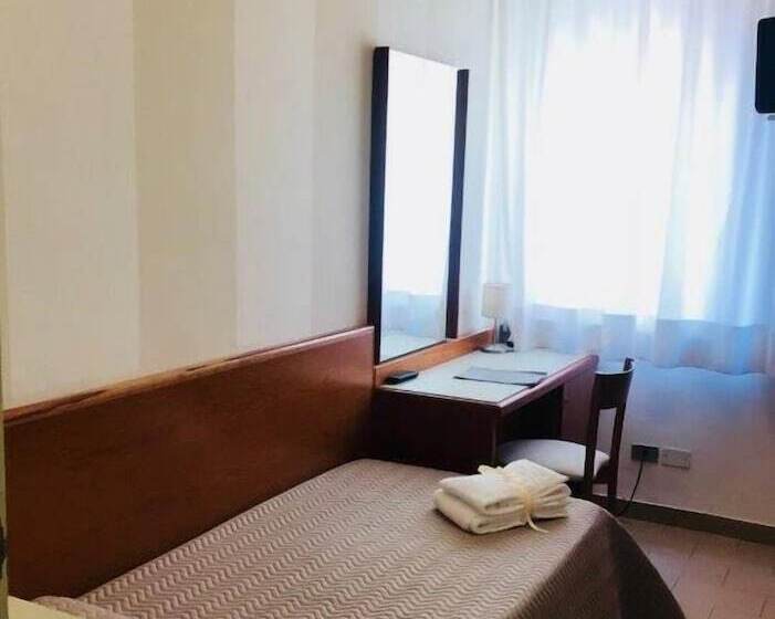 Quarto Estandar Individual, Brunella