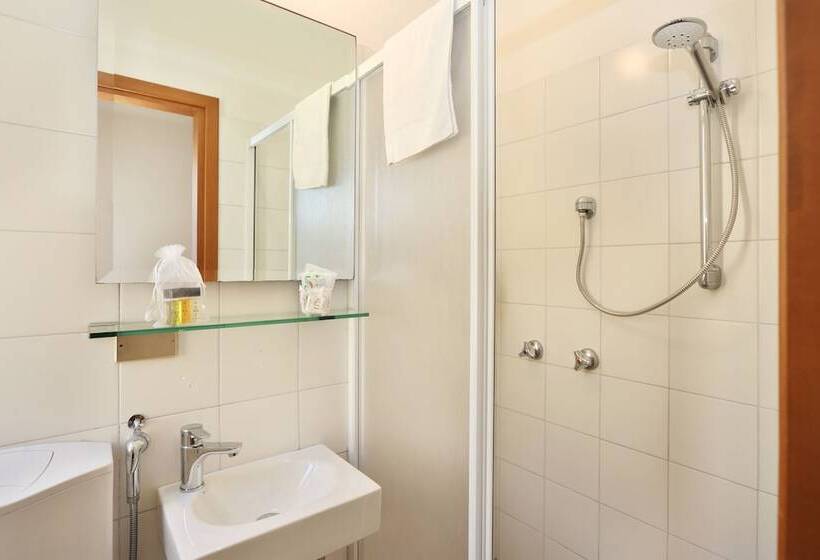 Quarto Estandar, Brunella