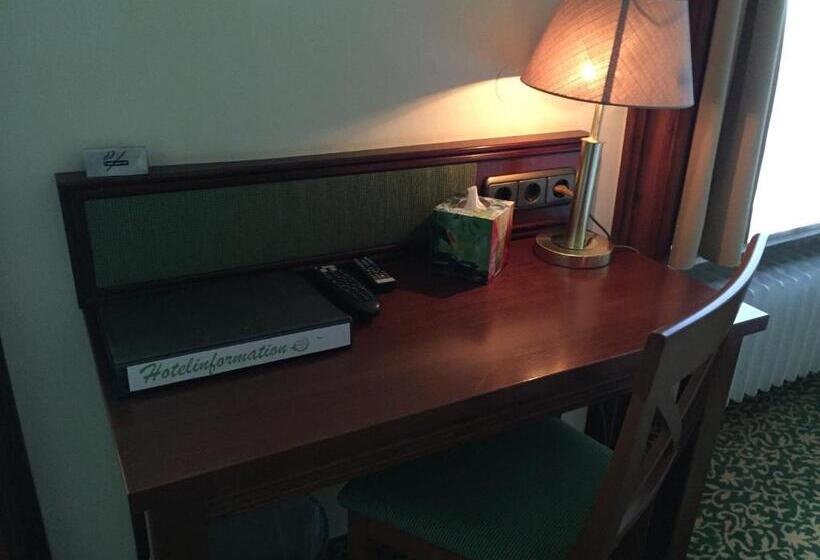 Семейный Номер, Parkhotel Zirndorf