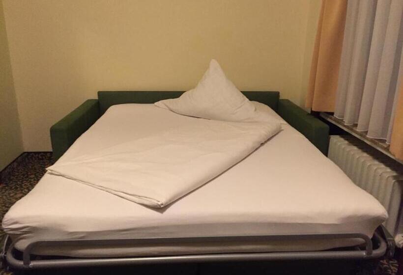 Семейный Номер, Parkhotel Zirndorf