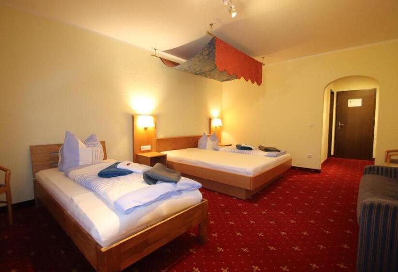 Кровать в Общей Комнате, Günstige Zimmer Im Spessart