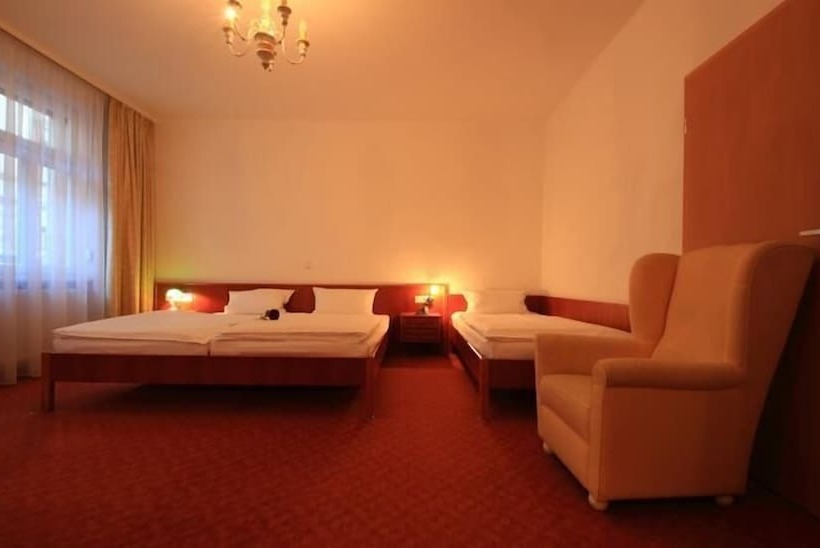 غرفة قياسية ثلاثية, Altstadthotel Fürth