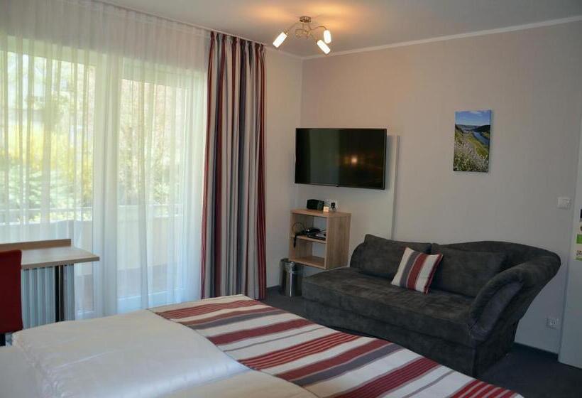 Номер Стандарт с Балконом, Flair Hotel Am Rosenhügel   Garni