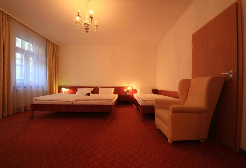 غرفة قياسية ثلاثية, Altstadthotel Fürth