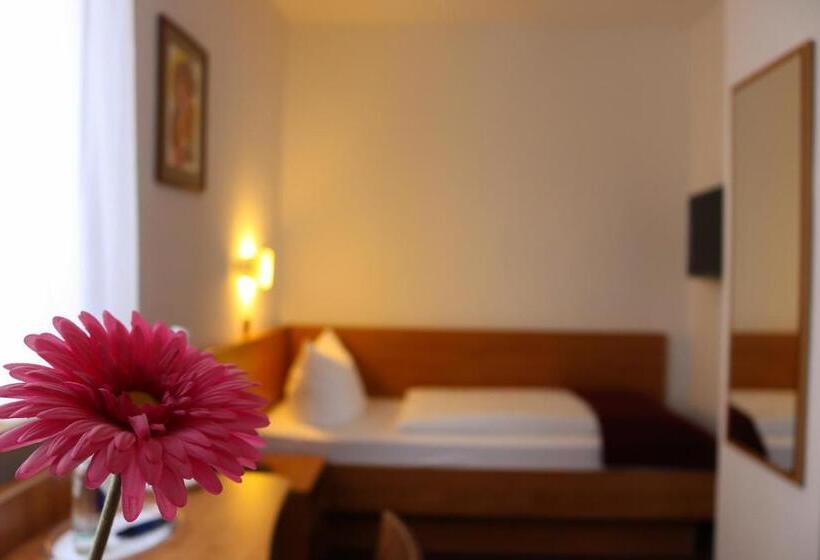 Номер Стандарт Индивидуальный, City Hotel Journal
