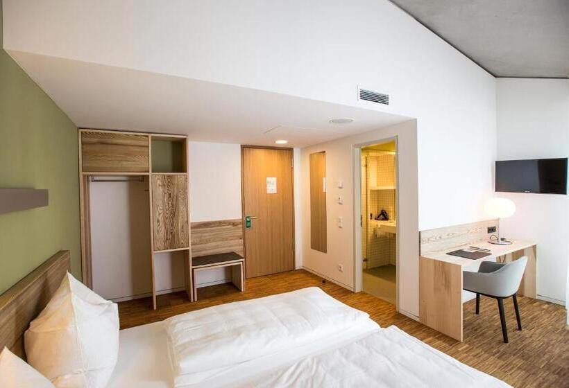 Номер Стандарт с Балконом, Green City Hotel Vauban