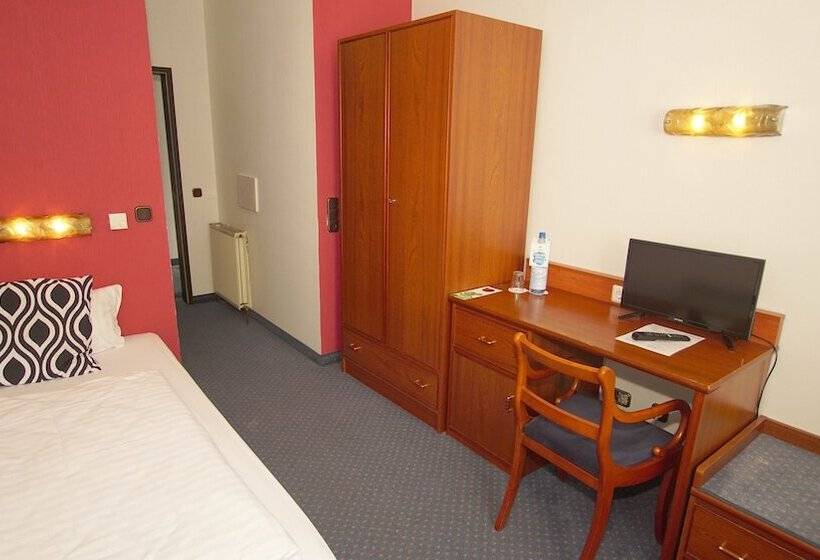 اتاق استاندارد یک نفره, Gut Hotel Tannenhof