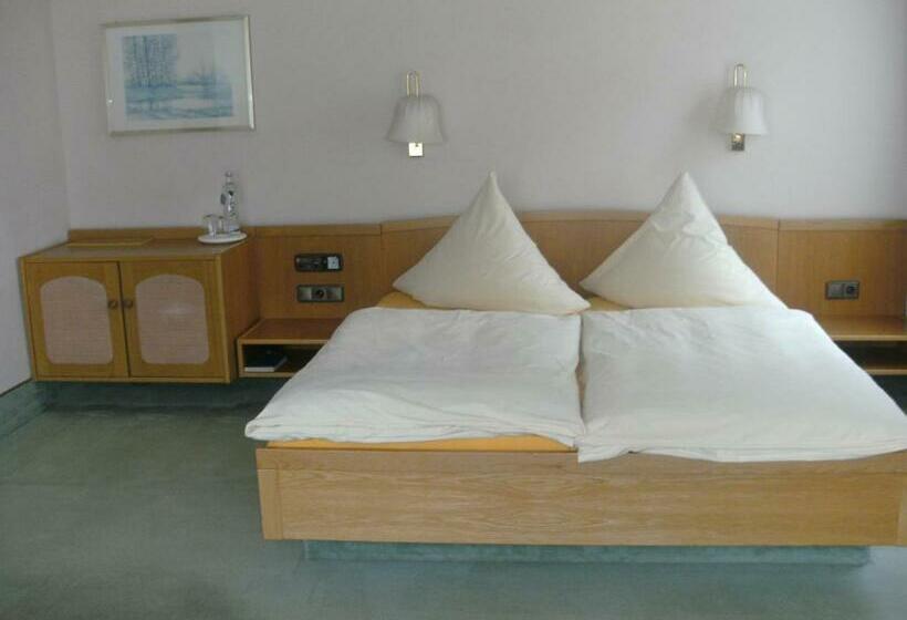 标准单人间, Waldhotel Tropfsteinhöhle