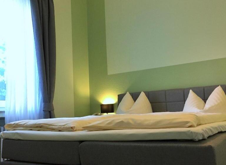 Номер Стандарт, Weinhotel Römerbad