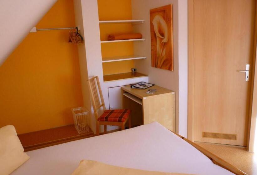Номер Стандарт, Gasthof Hotel Traube