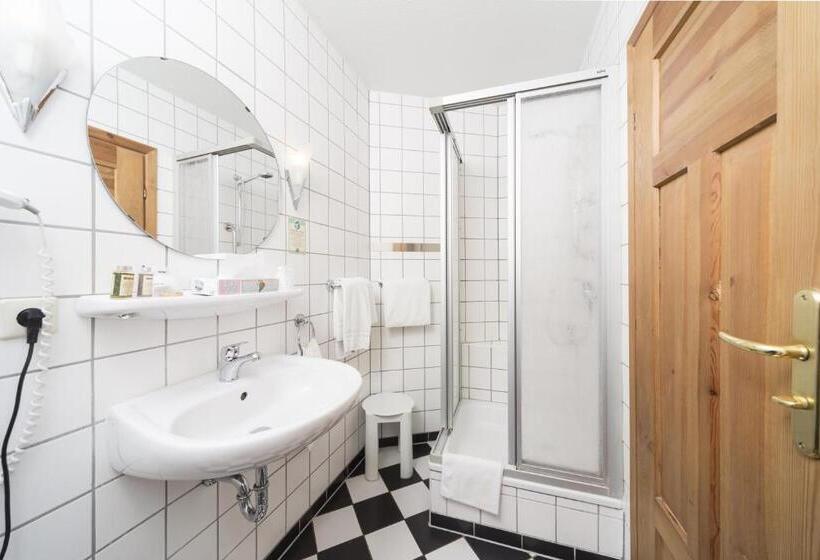 스탠다드 룸, Altes Stadttor