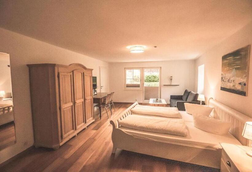 Classic room with balcony, Boutique Wellnesshotel Landmann