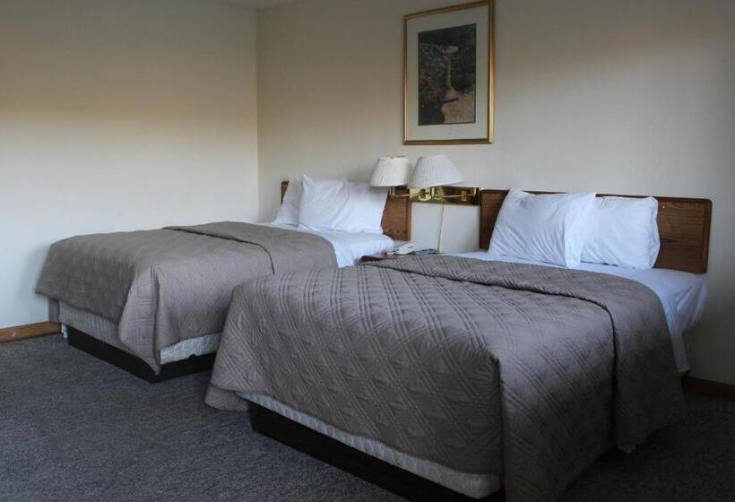 Номер Стандарт 2 Двуспальные Кровати, Berkshire Travel Lodge