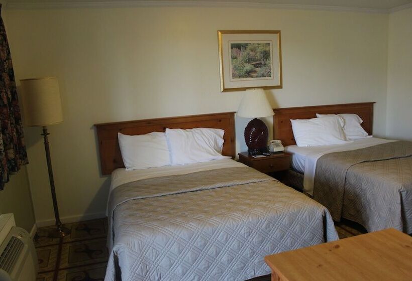 Номер Стандарт 2 Двуспальные Кровати, Berkshire Travel Lodge
