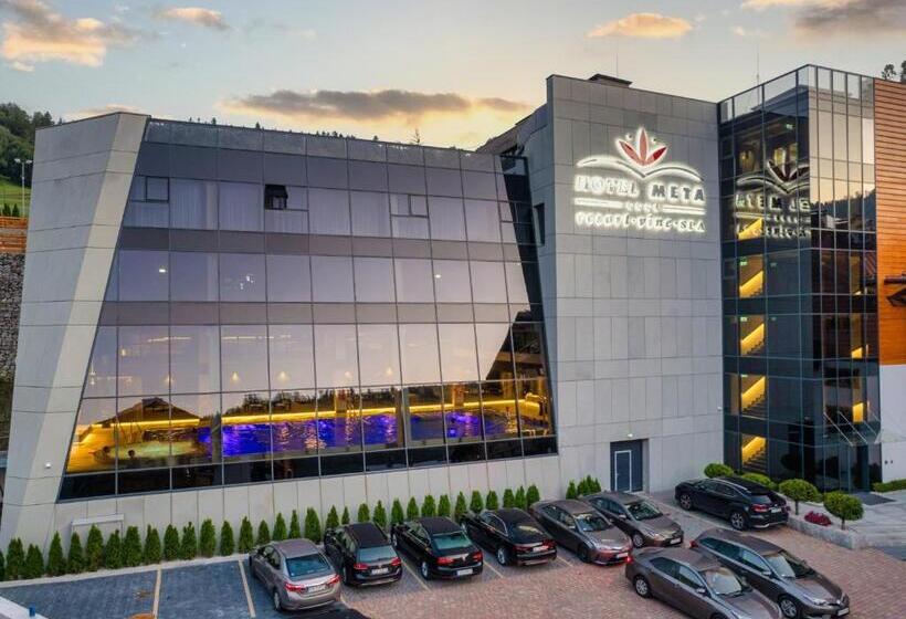 استودیو خانوادگی, Meta Resort & Vine Spa