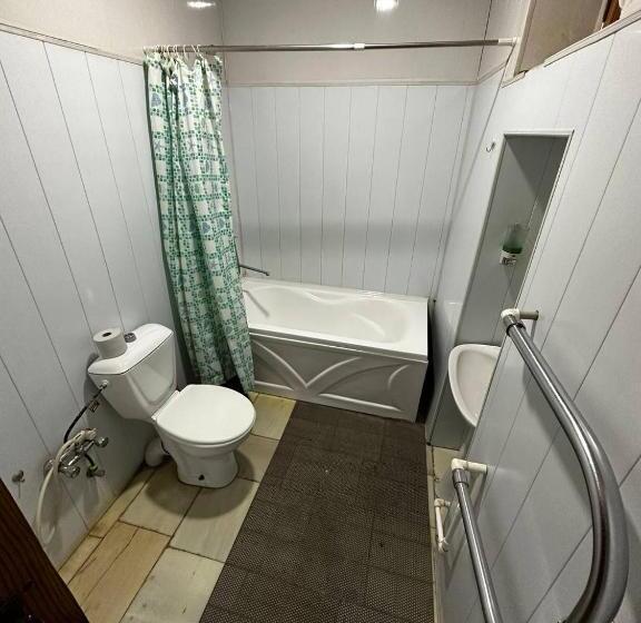 اتاق استاندارد سه نفره, Mekhtar Ambar  Caravan Sarai Xix