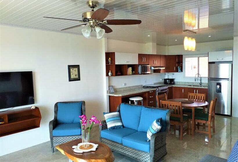 Семейные Апартаменты 3 Спальни, Casa Blanca Hill
