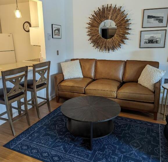 Апартаменты 3 Спальни, The Landmark Inn On Orcas Island