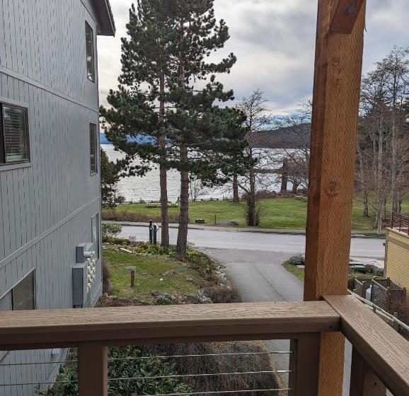 Апартаменты 2 Спальни, The Landmark Inn On Orcas Island