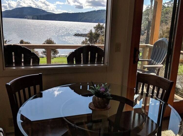 Апартаменты 1 Спальня Вид на Море, The Landmark Inn On Orcas Island