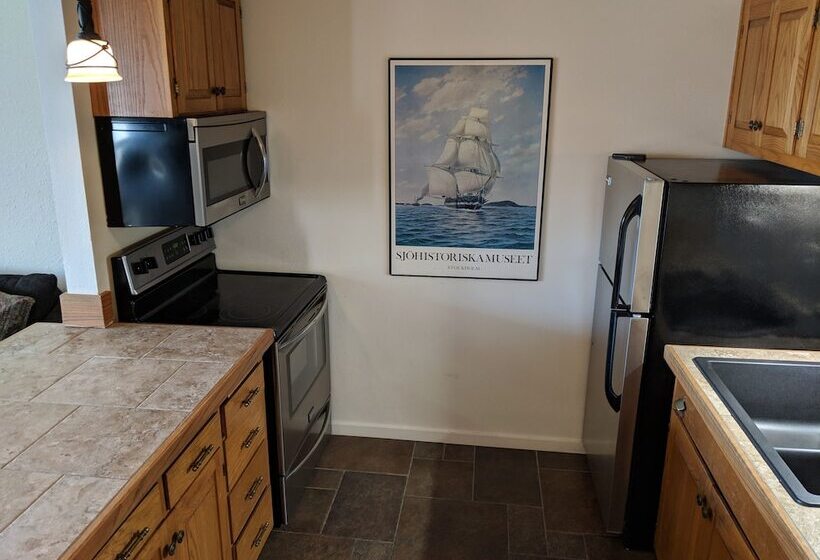 Апартаменты 1 Спальня Вид на Море, The Landmark Inn On Orcas Island