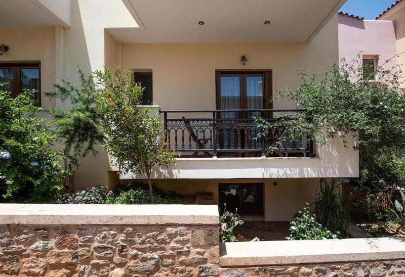 Люкс с Балконом, Cyrenia Guesthouse
