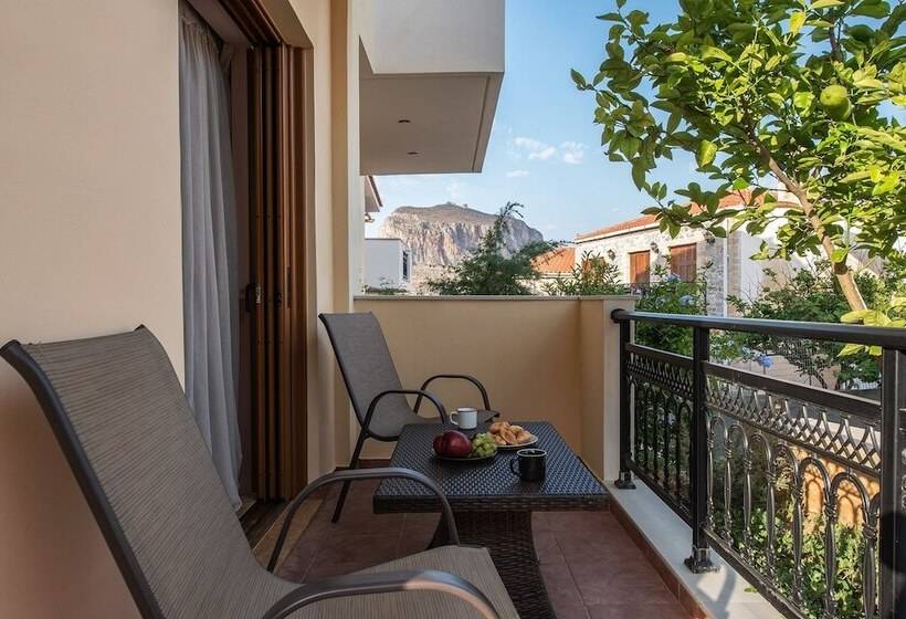 Люкс с Балконом, Cyrenia Guesthouse
