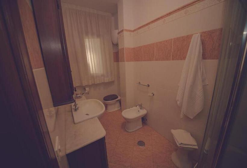 اتاق استاندارد با سرویس بهداشتی مشترک, Cassiodoro Rooms Affittacamere