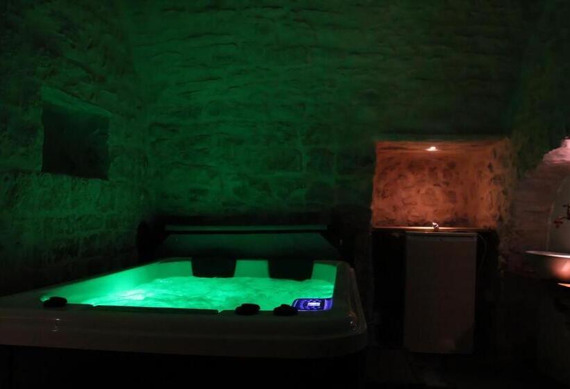 자쿠지 스위트, Albergo Diffuso Dimora Rossi B&b