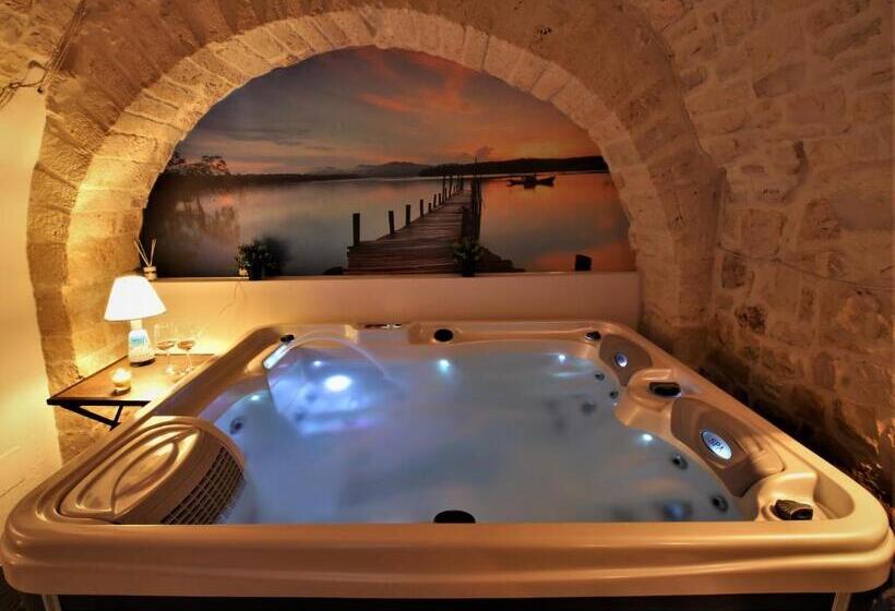 스위트 킹사이즈 침대, Albergo Diffuso Dimora Rossi B&b