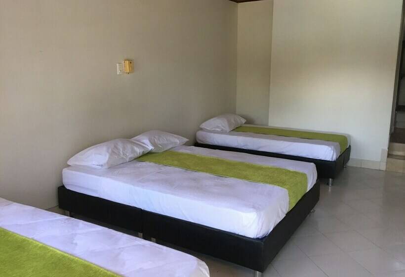 Семейный Номер, Hostal Don Jotas