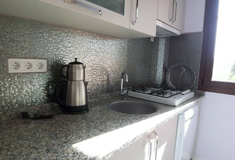 سوییت با چشم‌انداز دریا, Izmir Tatil Evi Beach Resort