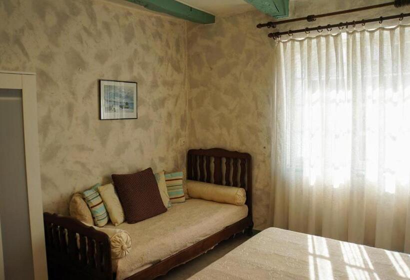 اتاق راحتی سه تخته, Maison Du Manoir