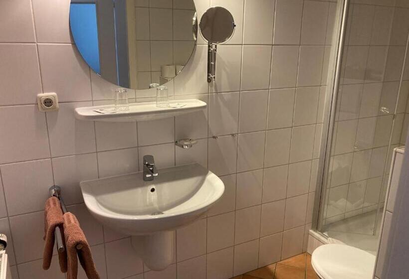Номер Стандарт, Gästehaus Menkenbauer