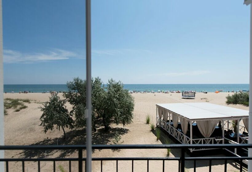 اتاق استاندارد چهار تخته, Alion Hotel Zatoka