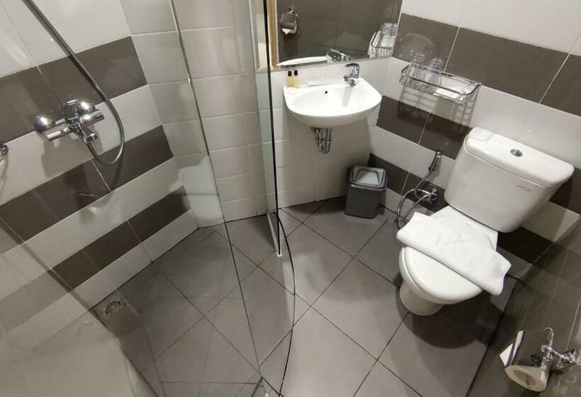 带大床的高级房间, Agogo Downtown Hotel Surabaya