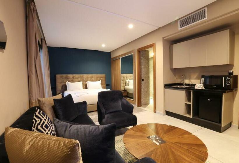 سوئیت جونیور با تراس, Address Hotel Casablanca