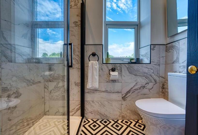 Студия Deluxe, Haworth Heights   An Amazing Aparthotel!