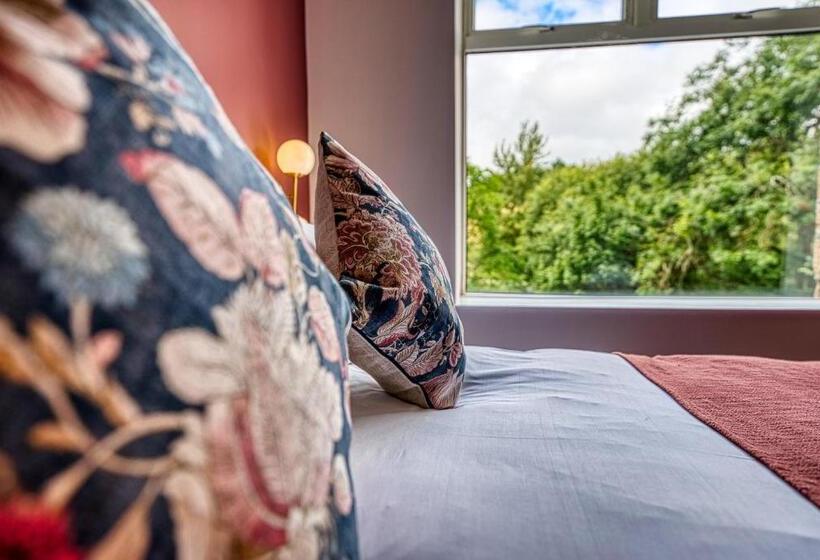 Апартаменты 1 Спальня Нижний Этаж, Haworth Heights   An Amazing Aparthotel!