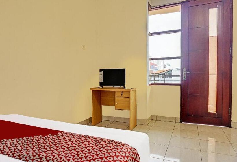 Delüks Oda, J&b Rooms Tomang Jakarta Mitra Reddoorz