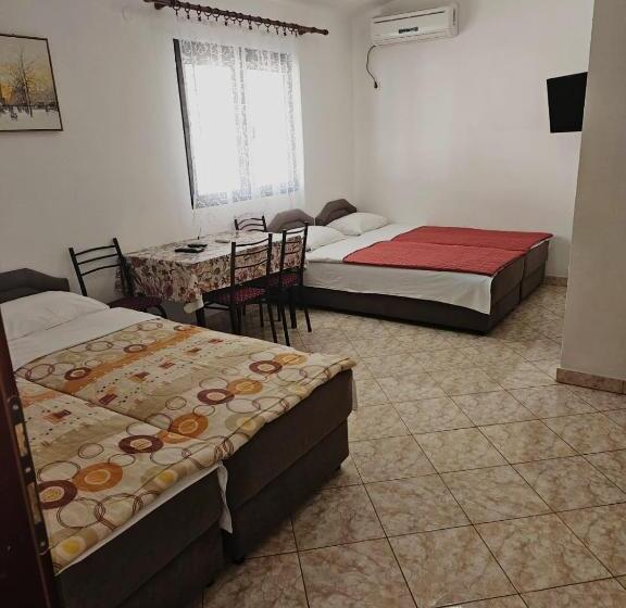 اتاق کلاسیک چهارنفره, Apartmani Mim