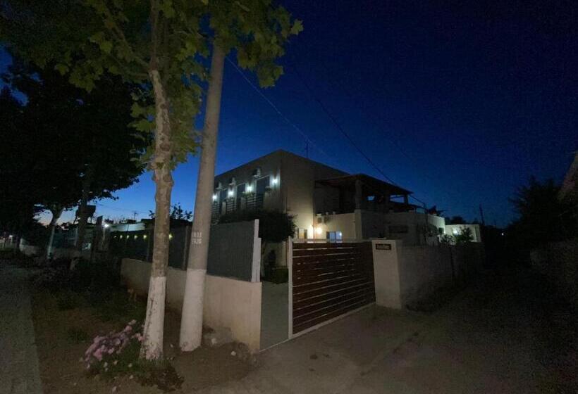 家庭间, Villa Arli&eris