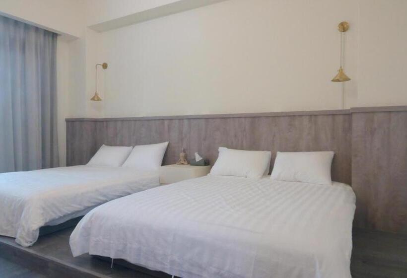 اتاق استاندارد چهارنفره با بالکن, Kozy Stay