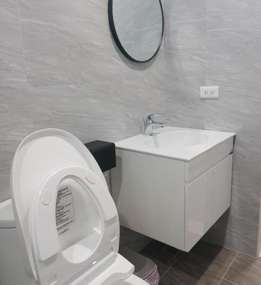 اتاق استاندارد چهارنفره با بالکن, Kozy Stay