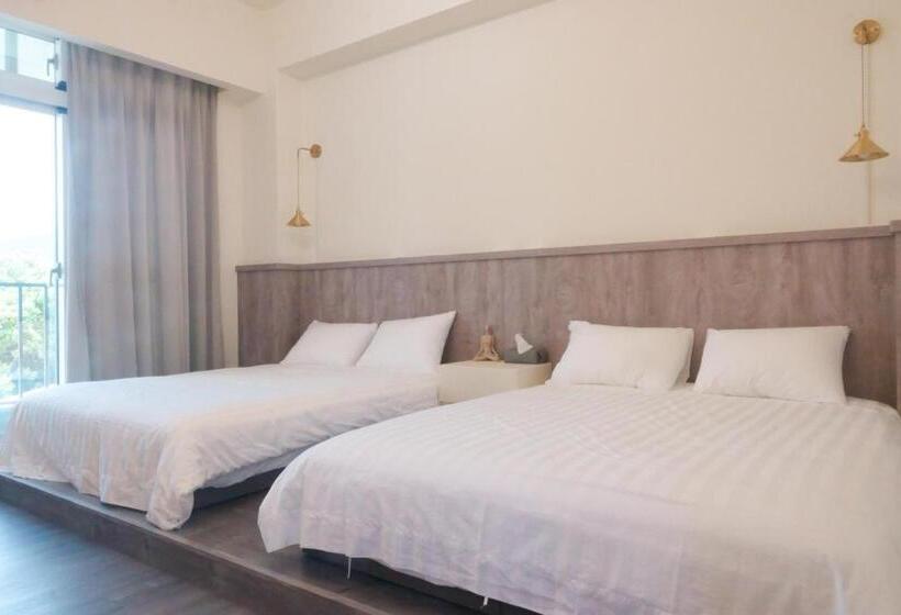 اتاق استاندارد چهارنفره با بالکن, Kozy Stay