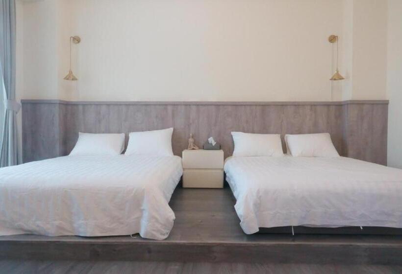 اتاق استاندارد چهارنفره با بالکن, Kozy Stay